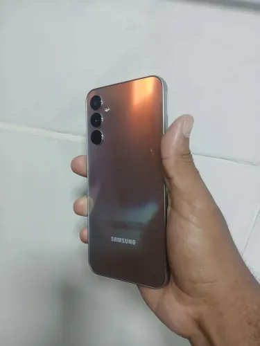 Samsung Galaxy A24 128gb + 2 capinhas + cabo do carregador