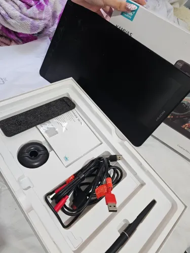 Mesa Digitalizadora Huion Kamvas 13 Com Tela - Modelo GS1331 (Usada)