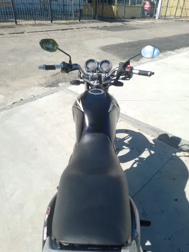 Moto pronta para andar,nada para fazer, só gasolina e óleo.