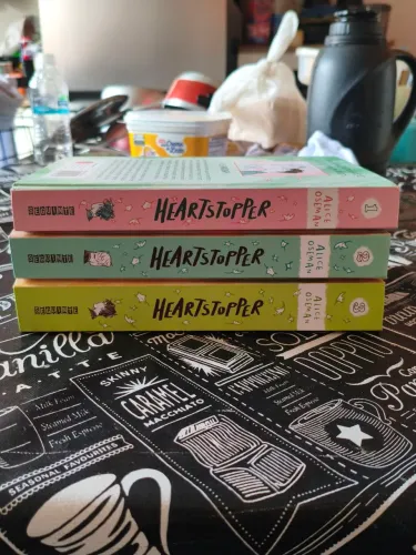 Kit Heartstopper Volumes 1, 2 e 3 - Perfeito Estado
