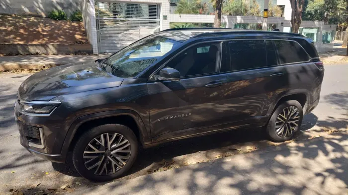 Jeep Commander Black Hurricane 2.0 4X4 TB AUT 2025