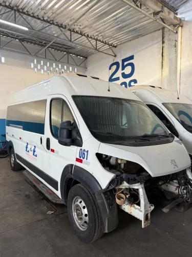 Peugeot Boxer Business Furgão 2.0 Turbo Diesel 2020