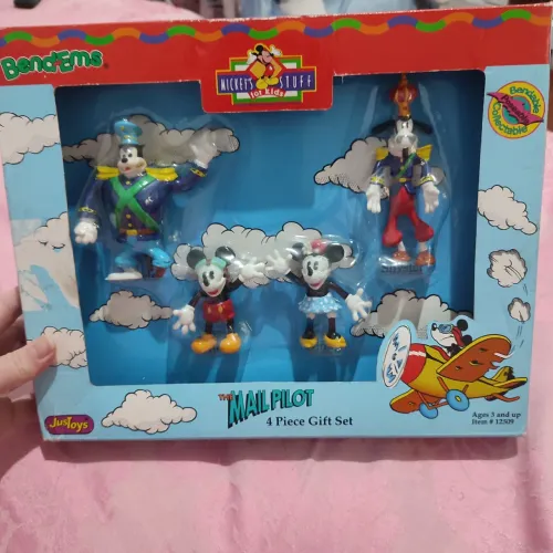 Raro Conjunto de Bonecos Colecionáveis Disney Bend-Ems - "The Mail Pilot" (4 Peças)