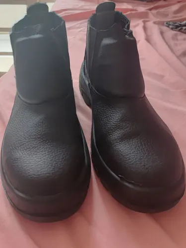 Bota bico de ferro nova