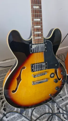 Vendo Giitarra Tagima 300 blues Semi Acústica