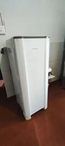 Geladeira Esmaltec