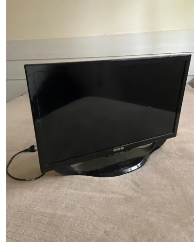 Monitor/Mini TV CCE 24 Polegadas - Tela LED com entrada HDMI