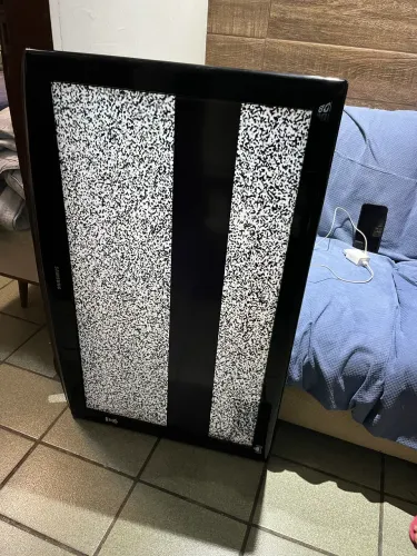 Tv Samsung não LG SONY IPHONE 40/42POLEG LISTRA PRETA MAS, FUNCIONA!