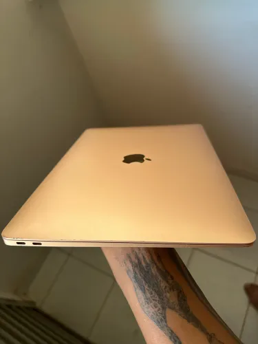 MacBook Air M1 Gold