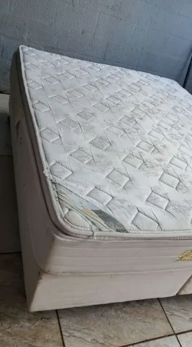 Cama Queen - Faço Entrega