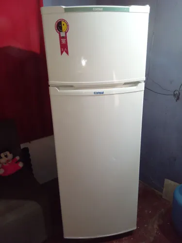 Geladeira consul espaçosa pra vc que gusta de compra mucho ta
