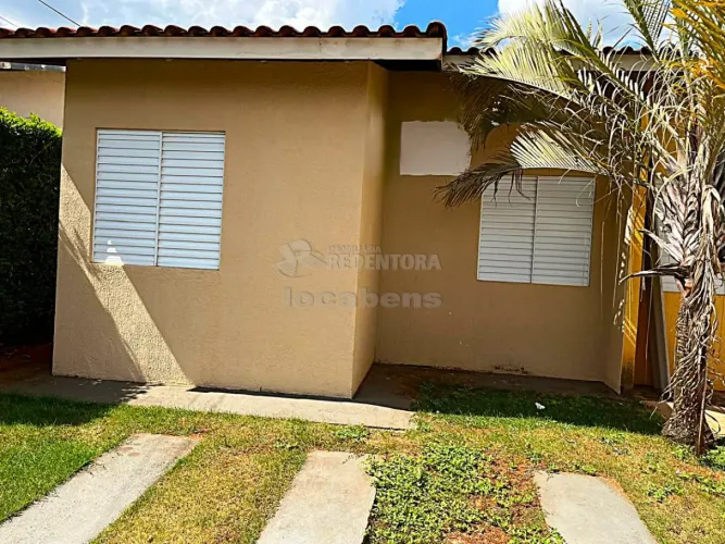 Casa em Condomínio para Locação e Venda com 02 Dormitório no Condomínio Residencial Parque