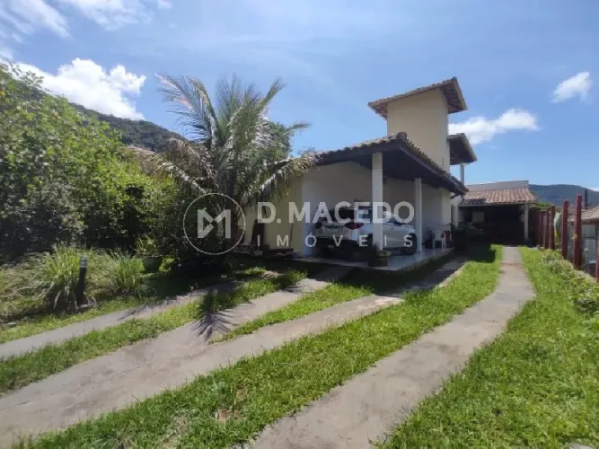 Casa para venda em Praia Da Lagoinha de 155.00m² com 3 Quartos, 3 Suites e 6 Garagens