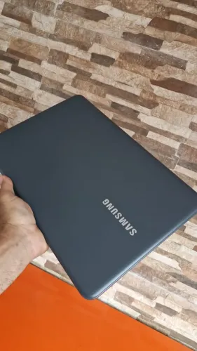 Notebook Samsung Essentials core i3 de 7°, novinho sem marcas de uso.