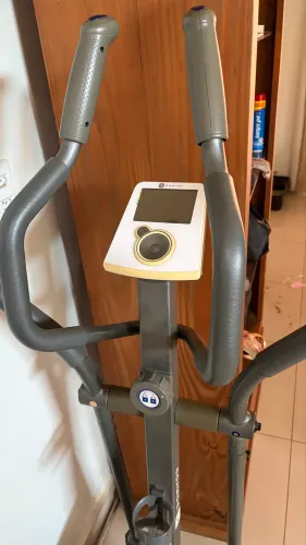 Elíptico aparelho exercício físico