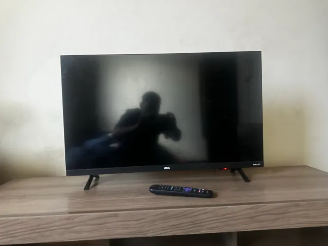 TV AOC ROKU LED32?