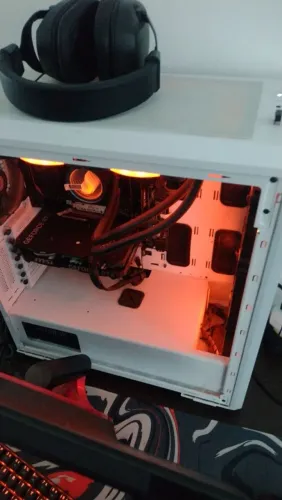 Pc gamer completo! Ryzen 7 5700x3d e rtx 4060 8gb msi