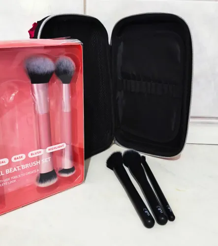 Conjunto de Pinceis e Case