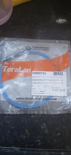 Extensão óptica monofibra conectorizada (pigtail simples)