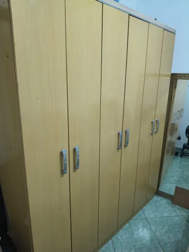 Guarda roupas  de 6 portas