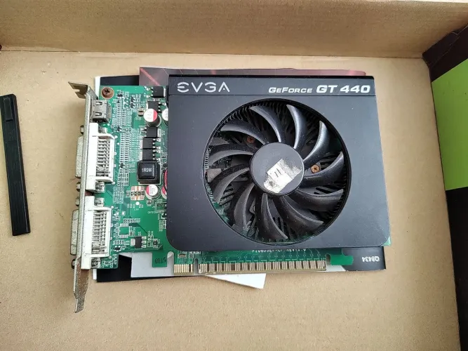 Placa de vídeo Geforce GT440