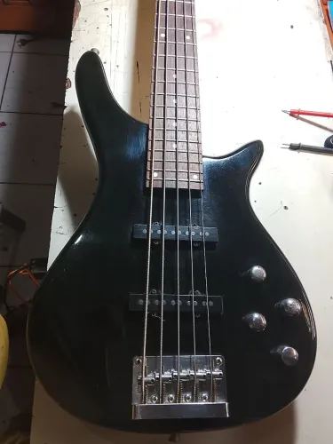 Baixo Memphis 5 cordas ativo tb540