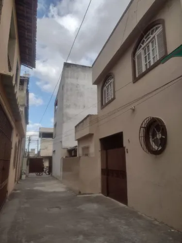 Vendo um sobrado na Pecuária 220,00