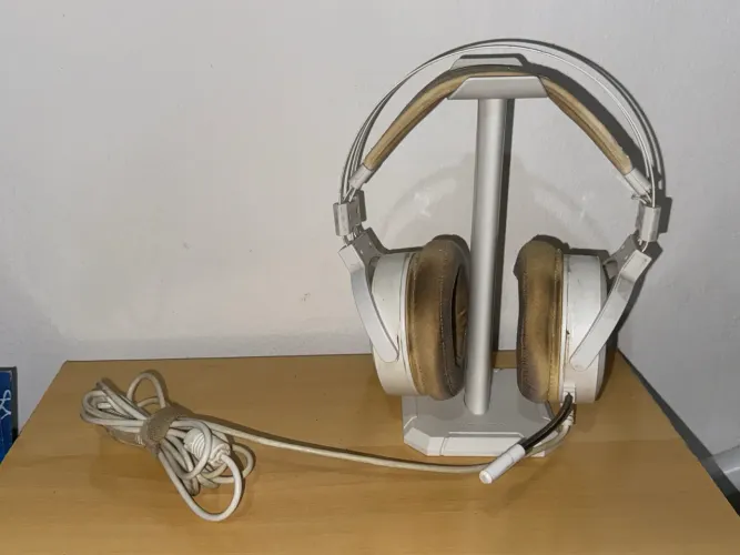 Redragon Headset Gamer Lamia 2 Lunar White RGB USB Som Surround 7.1 com Suporte de Headset