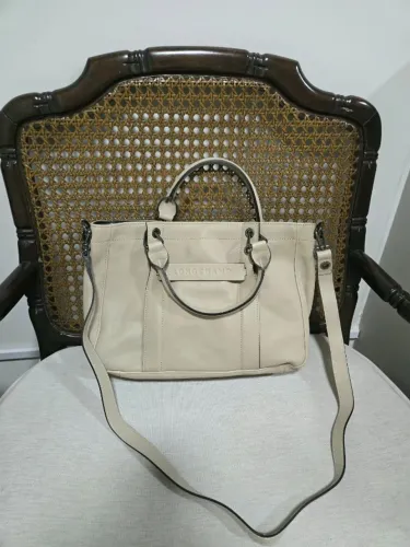 Bolsa tiracolo feminina da marca Longchamp - Cor gelo