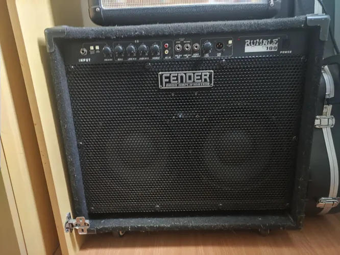 Amplificador de baixo Fender Rumble 2x10 100w