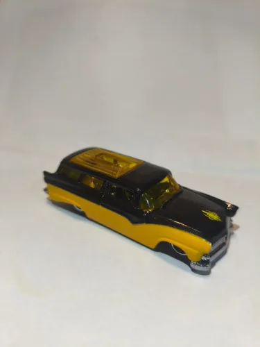 Hot Wheels 8 Create 2010 Garagem Amarelo 1/64