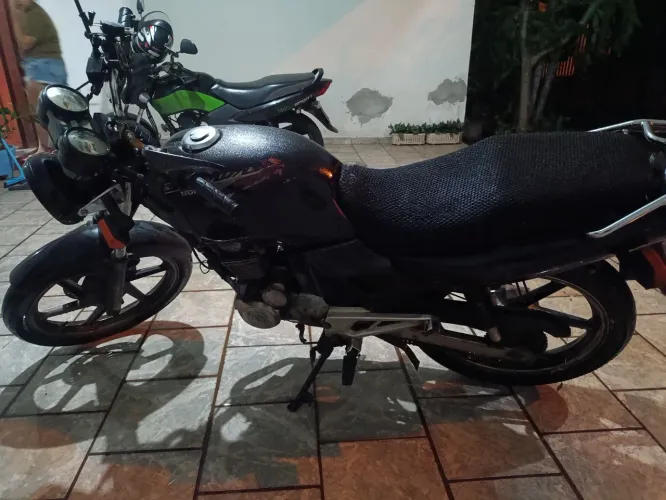 ? CB Strada 200cc 2002 - Oportunidade! R$ 3.800,00<br>