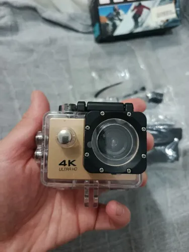Câmera action 4k dourada 