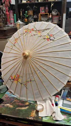 sombrinha tradicional asiática (estilo oriental, chinesa ou japonesa)