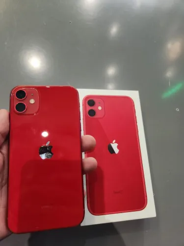 Vendo Iphone 11 256gb Vermelho com caixa