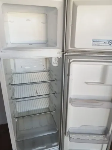 Vendo geladeira Eletrolux