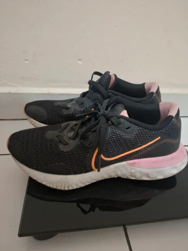 Tênis Nike feminino NOVO