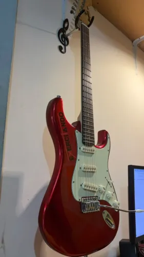 Guitarra Memphis by Tagima MG32 (Impecável + Capa) - Modelo Stratocaster
