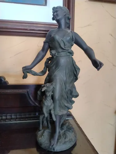 ESCULTURA EM BRONZE