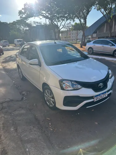 Toyota Etios X Plus Sedan 1.5 Flex 16V 4P Aut. 2021