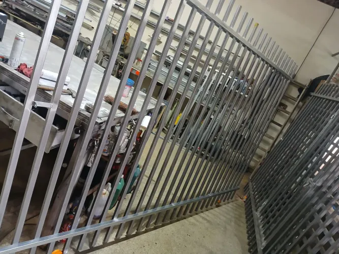 Portão residencial novo galvanizado