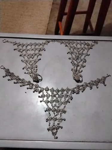 Colar e pulseiras indianas