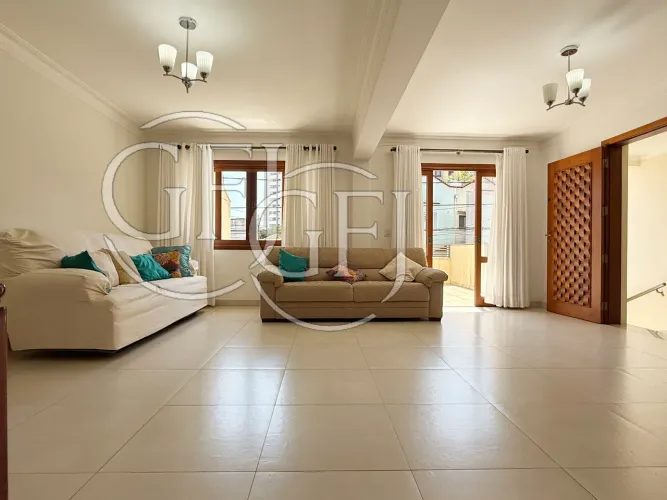 Casa 3 suítes, 4 vagas ao lado do Parque da Aclimação