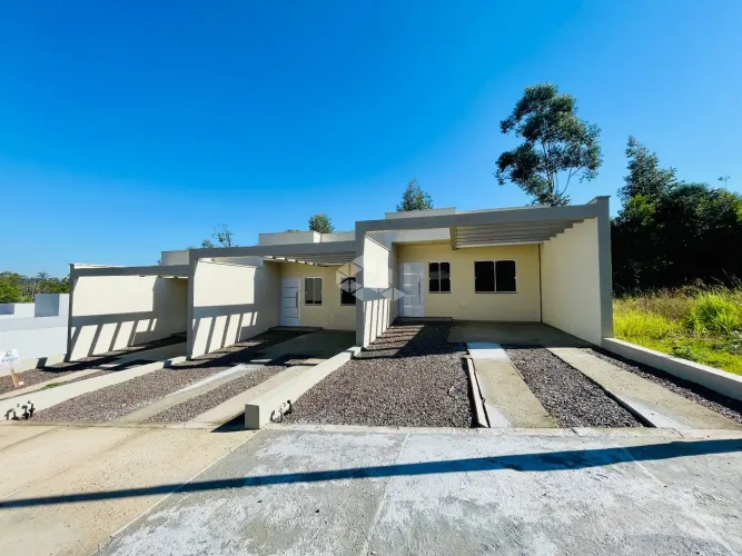 Casa Geminada com 2 quartos e churrasqueira à venda no bairro Floresta em Lajeado
