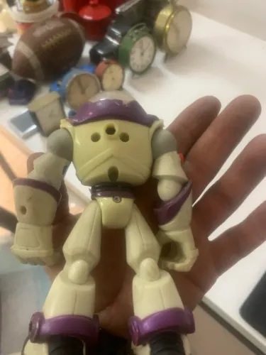 boneco do personagem Buzz Lightyear