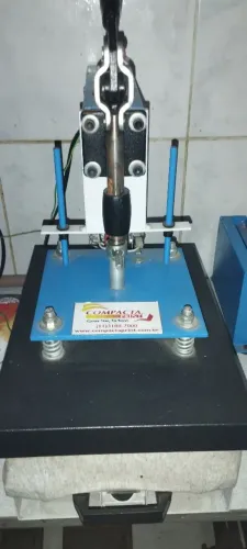 Máquina de Estampa em Camiseta