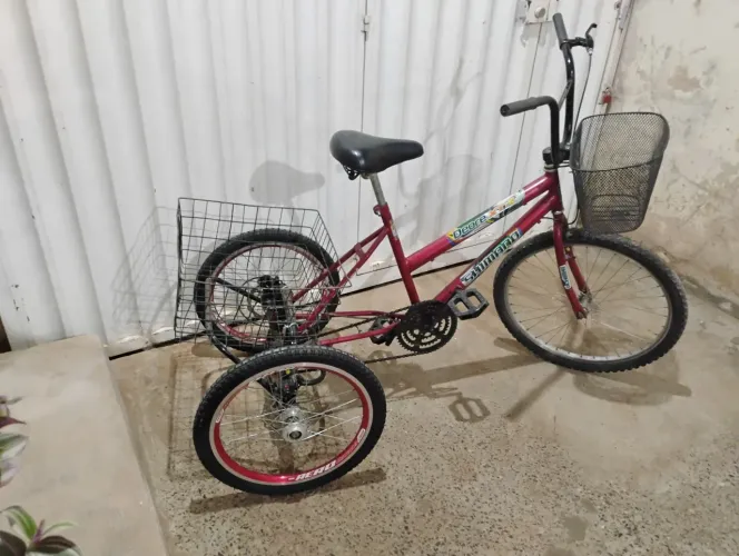 Triciclo Aro aero e freios a disco... 3x 300 no cartão