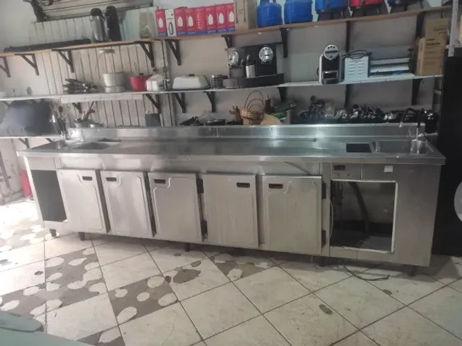 Balcão refrigerado Bar com cubas e condimentadora inox 304