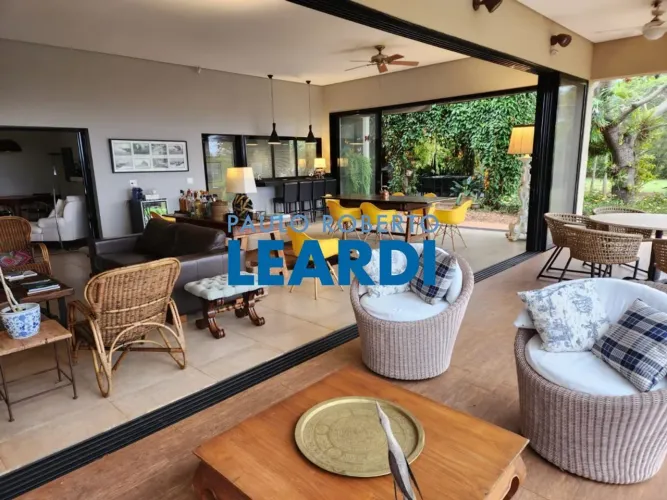 CASA EM CONDOMÍNIO - ÁREA RURAL DE ITAÍ - SP