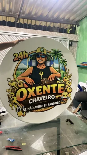 Placa Redonda em acrílico com acm e led 